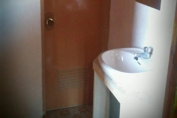 Room 6 of 16
