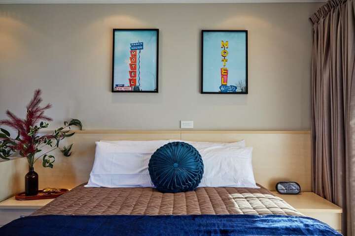 Room 2 of 40