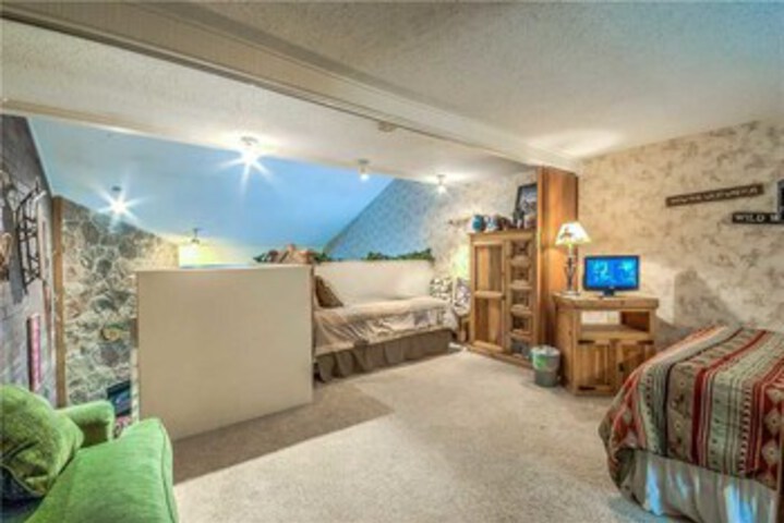 Room 31 of 32