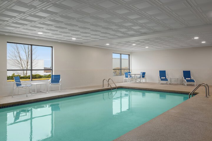 Hotel with Pool