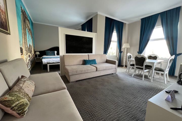 Room 47 of 164