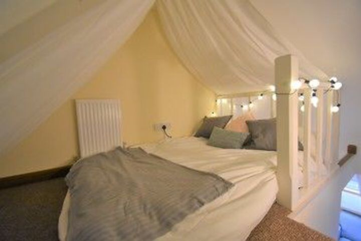 Room 8 of 23