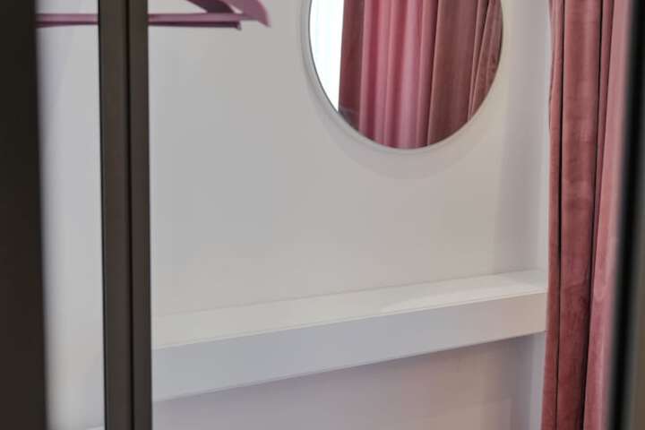 Room 34 of 105