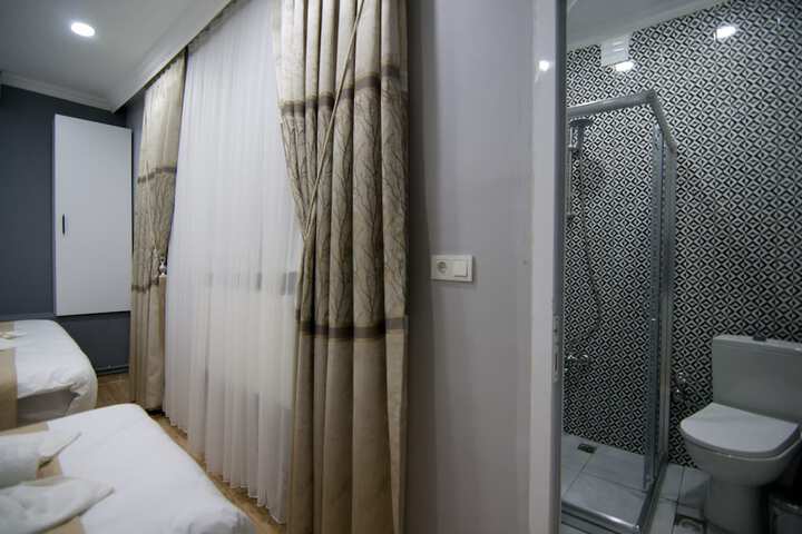 Room 70 of 83