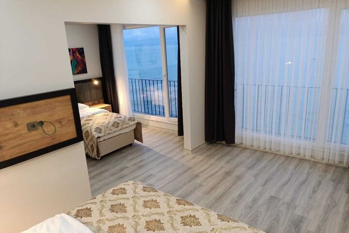 Room 22 of 115
