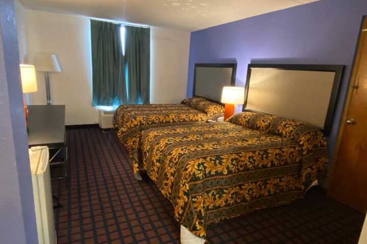 Room 12 of 32