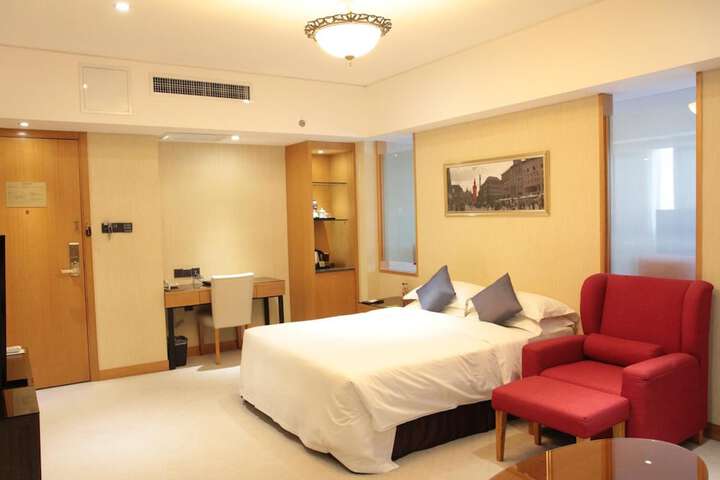 Room 14 of 42