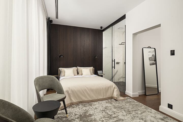 Room 7 of 51