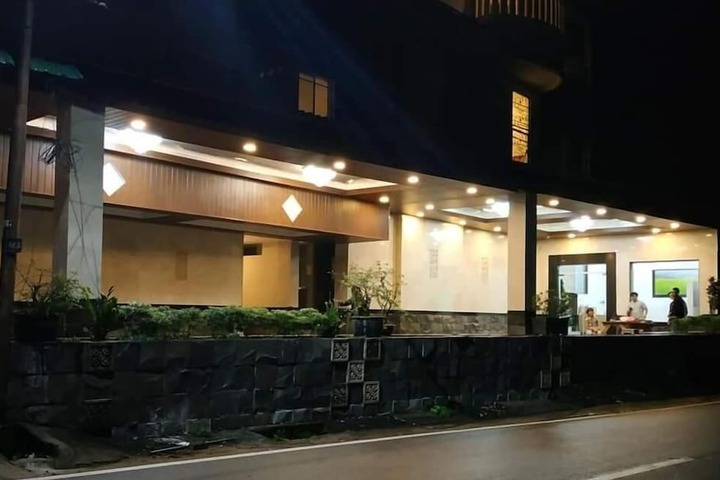 Hotel 32 of 34