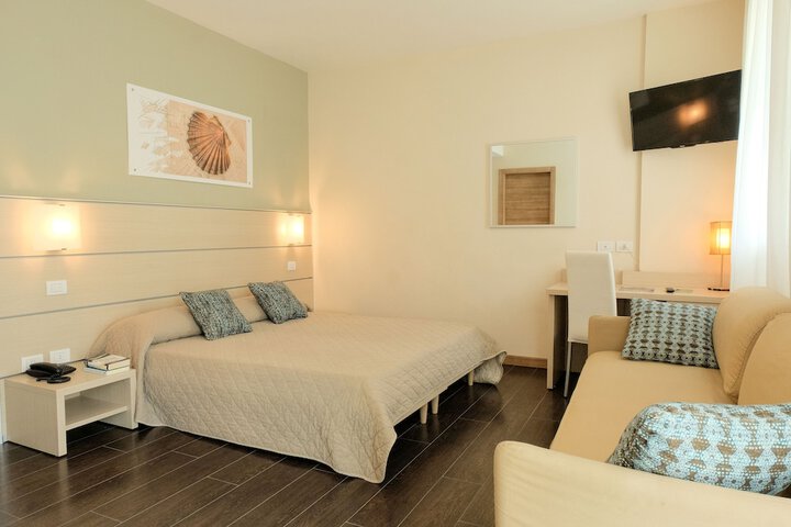 Room 25 of 154