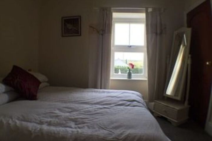 Room 2 of 5