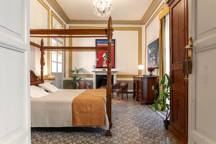 Room 32 of 112