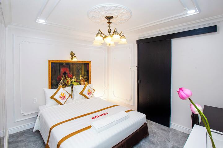 Room 34 of 307