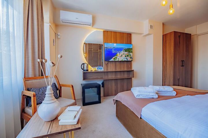 Room 15 of 27