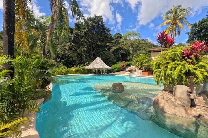 Hotel with Pool