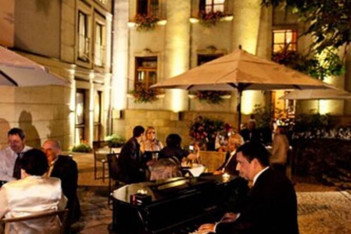 Hotel Exterior 104 of 110