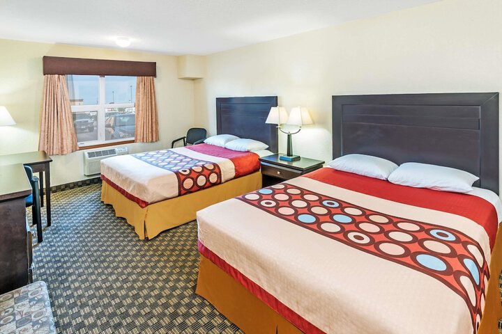 Room 7 of 18