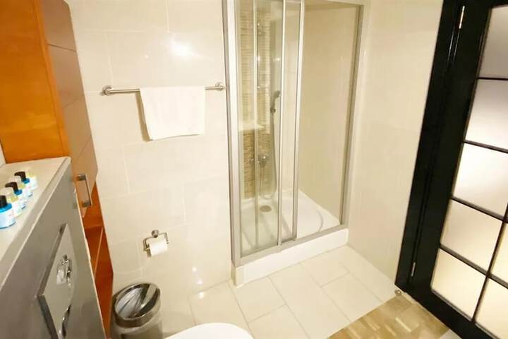 Room 2 of 15