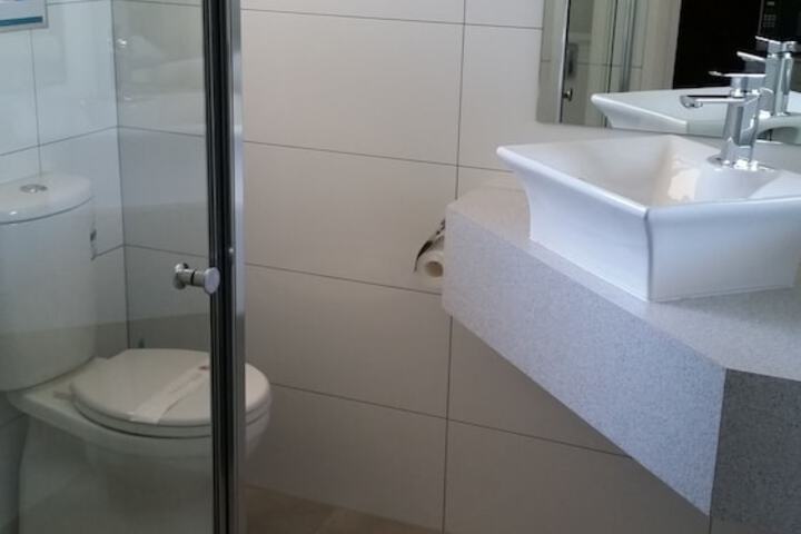 Room 34 of 47