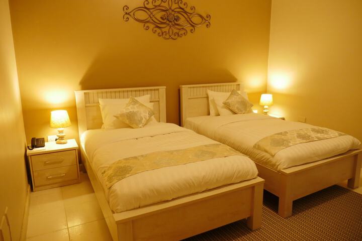 Room 6 of 33