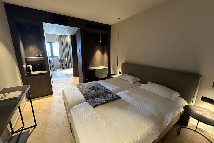 Room 9 of 53