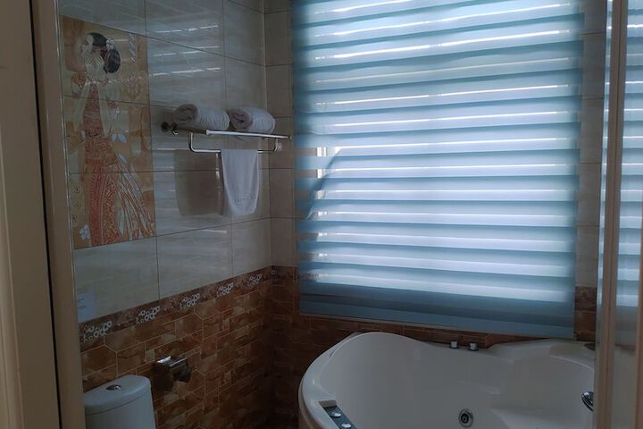 Room 14 of 22