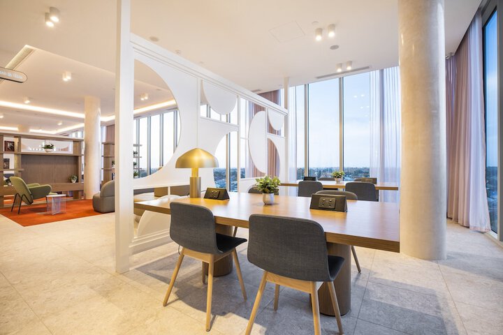Business Center 96 of 124