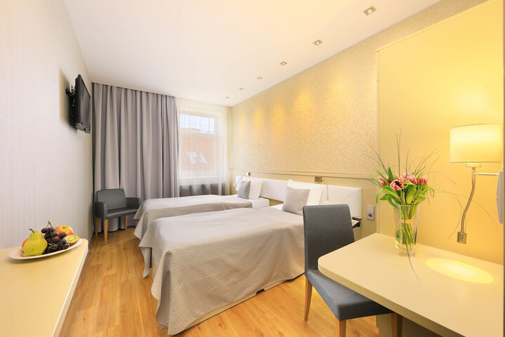 Room 10 of 54