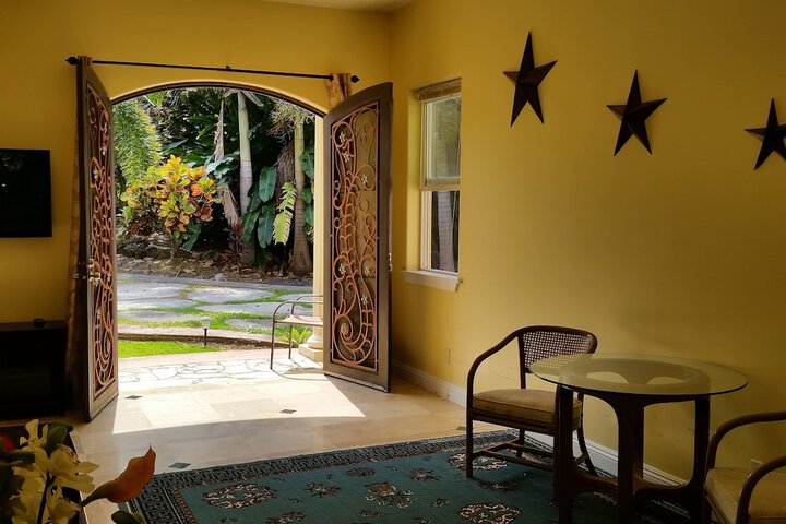 Room 2 of 33