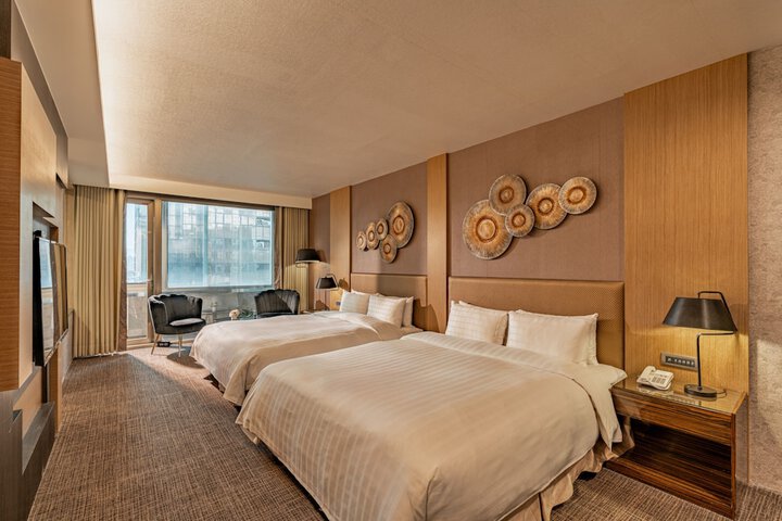 Room 15 of 100