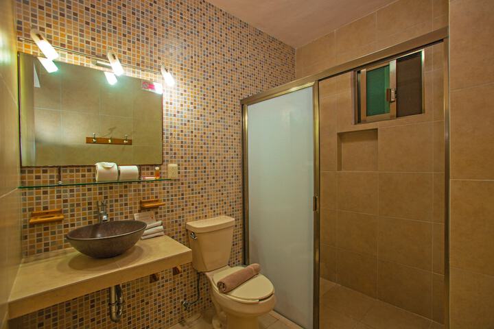 Room 12 of 28