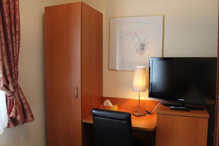 Room 19 of 43