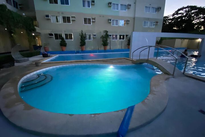 Pool 15 of 24