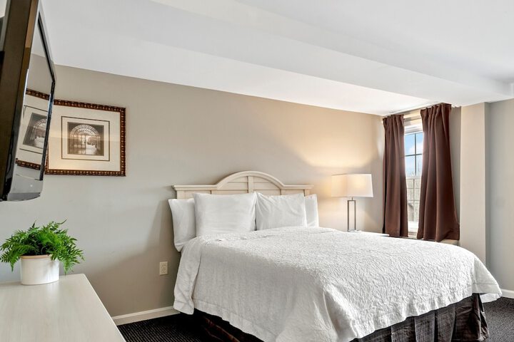 Room 8 of 49