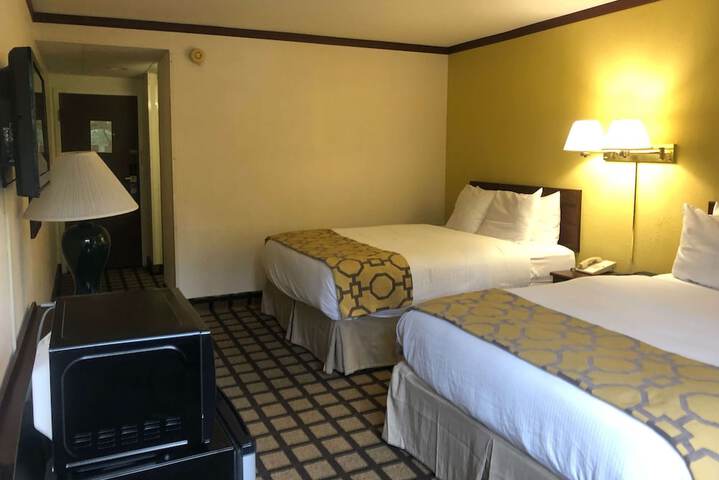 2 Queen Beds (4 of 9)
