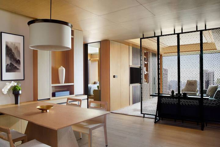 Room 15 of 112