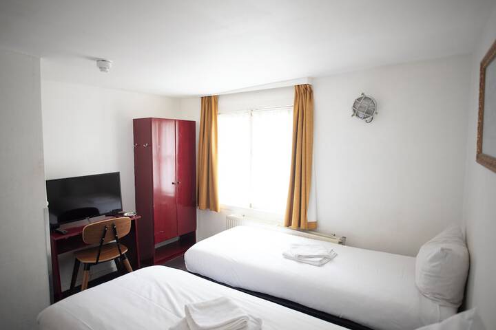 Room 49 of 78