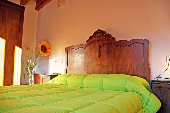 Room 5 of 38