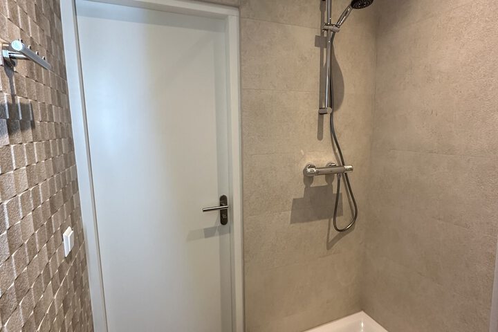 Room 95 of 132