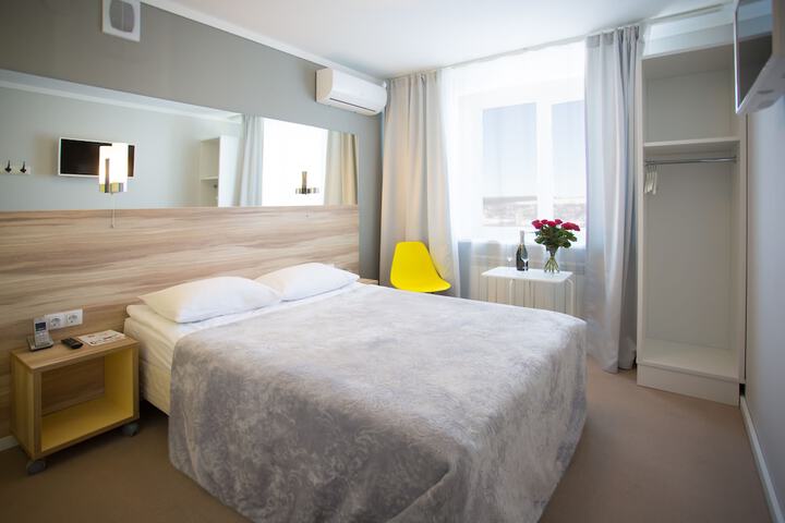 Room 42 of 44