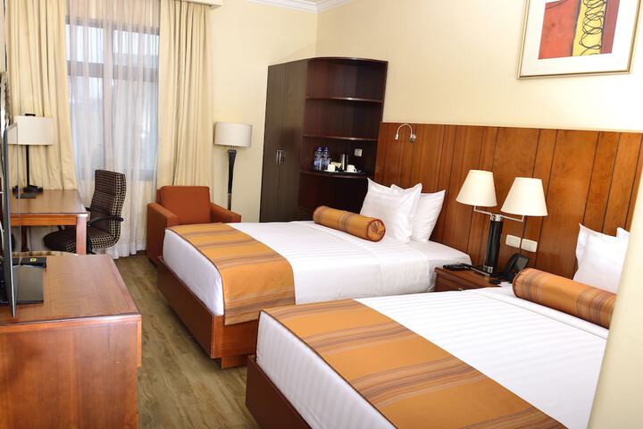 Room 40 of 168