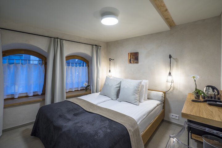 Room 3 of 45
