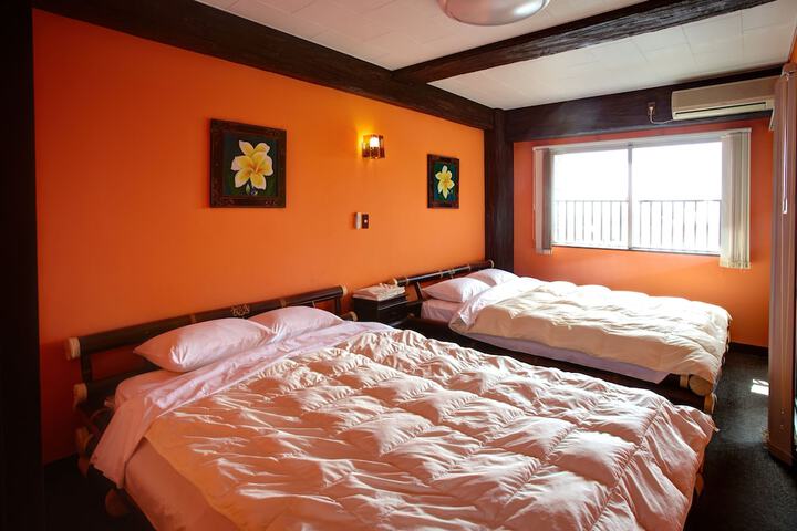 Room 12 of 63