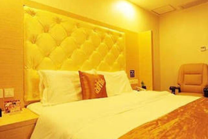 Room 16 of 74