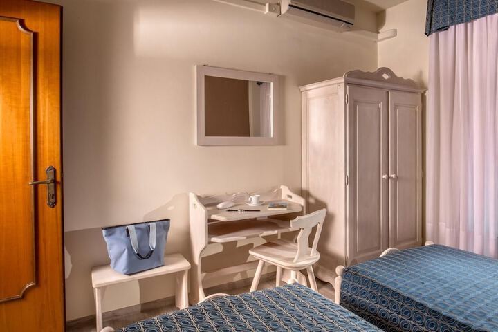 Room 14 of 47