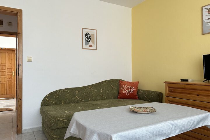 Room 40 of 146