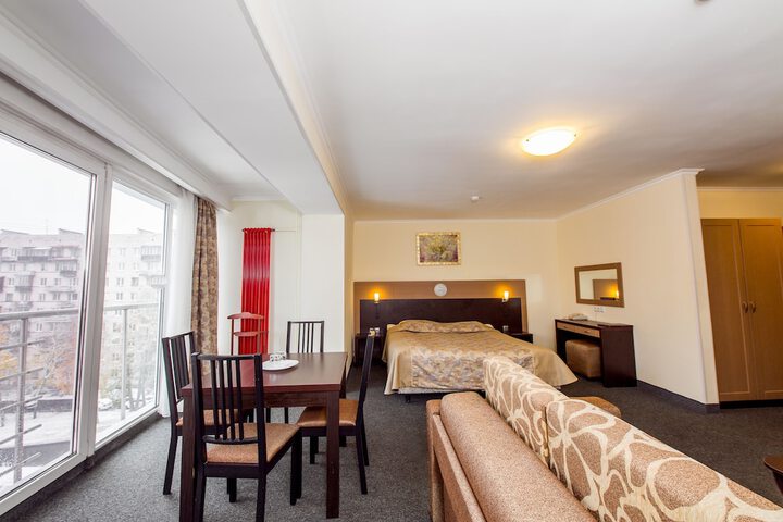 Room 36 of 60
