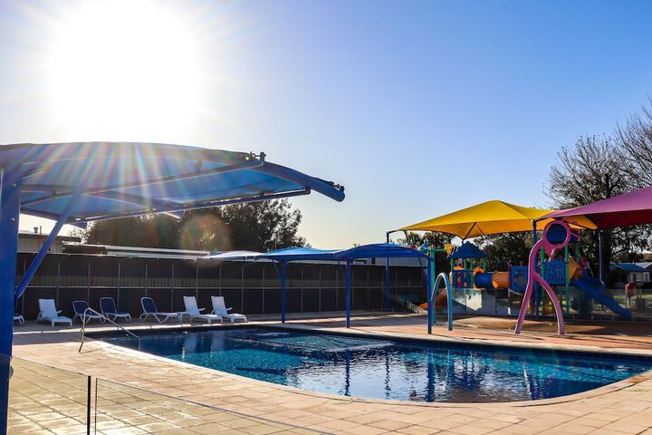 Pool 65 of 96