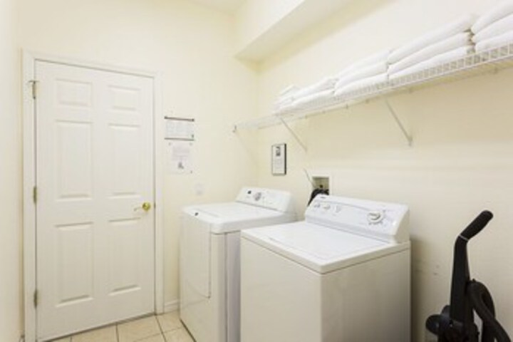 Laundry 26 of 83