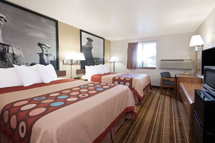 Room 14 of 34